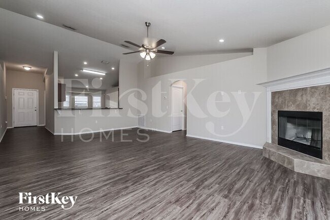 Foto del edificio - 6531 Evergreen Park Dr