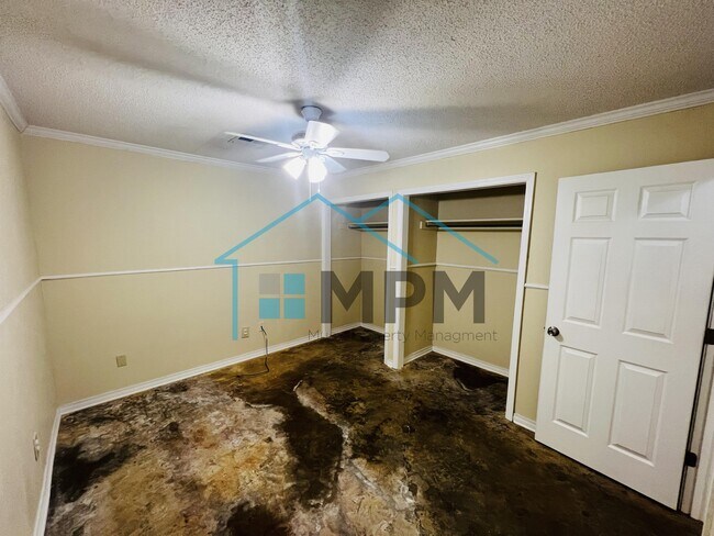 Building Photo - 304 Woodale Dr