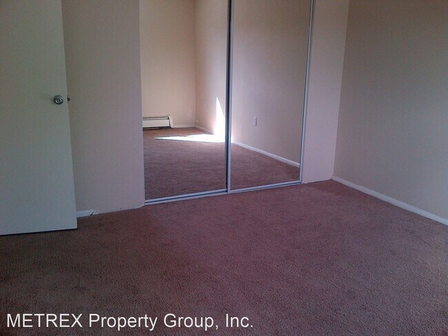 Building Photo - 2 br, 1 bath Apartment - 8201 W 9th Ave