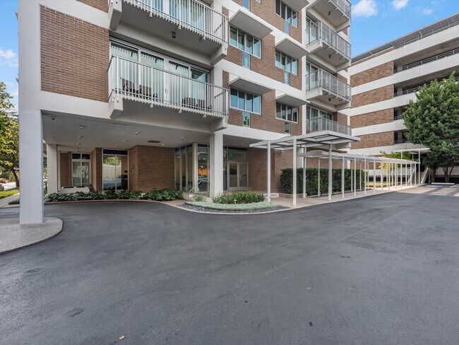 Foto del edificio - 3600 Montrose Blvd