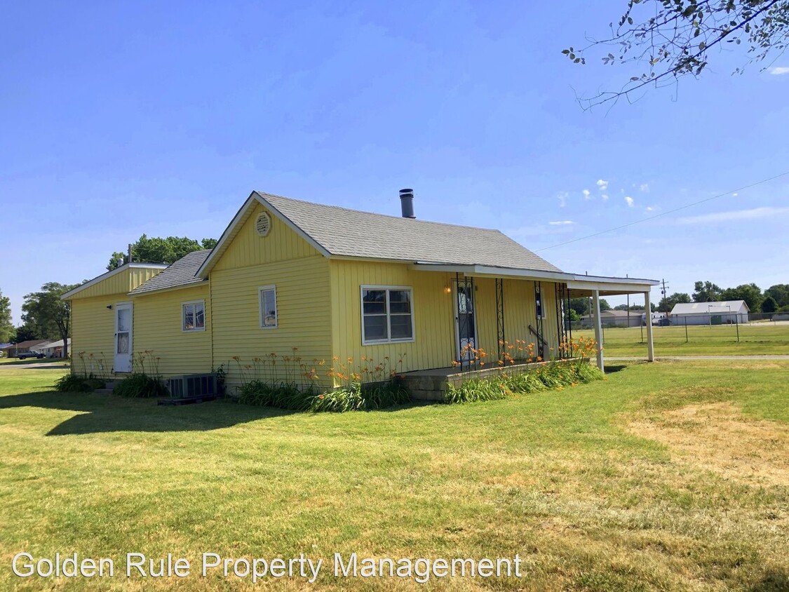 Primary Photo - 3 br, 2 bath House - 28 E Ave D