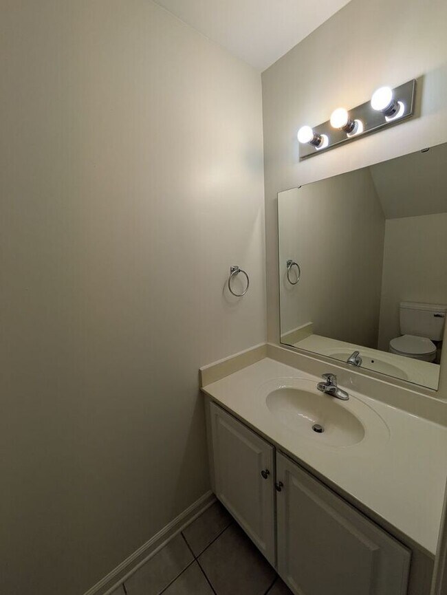 Foto del edificio - 2BD/2.5BA Unit at Water Oaks in Hickory