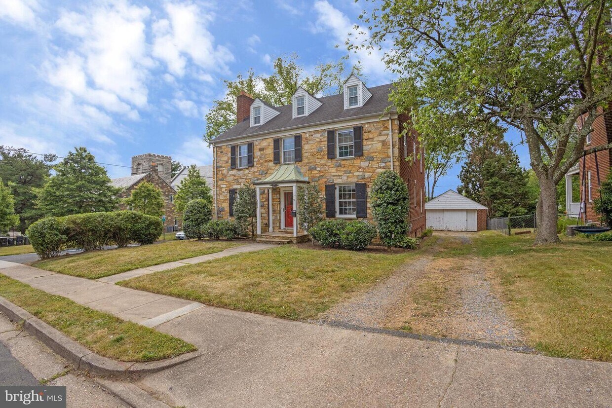 3218 1st Pl N, Arlington, VA 22201 House Rental in Arlington, VA