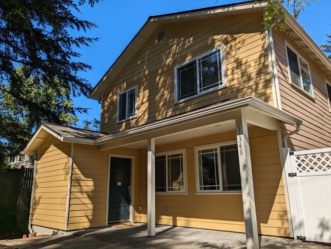 Building Photo - 11348 28th Ave NE