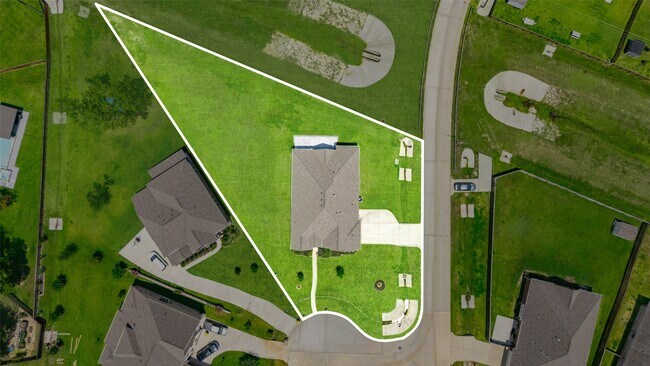 Building Photo - 40902 Welbey Ct