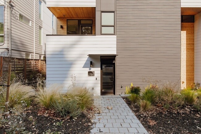 Photo - Modern 3 Bed, 3.5 Bath Townhouse for Rent