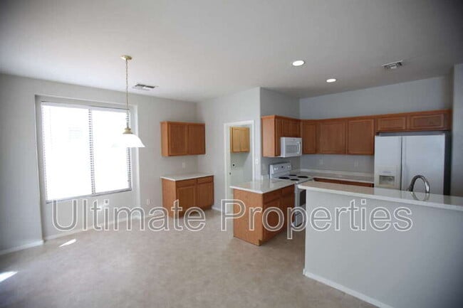 Building Photo - 14101 W Windrose Dr
