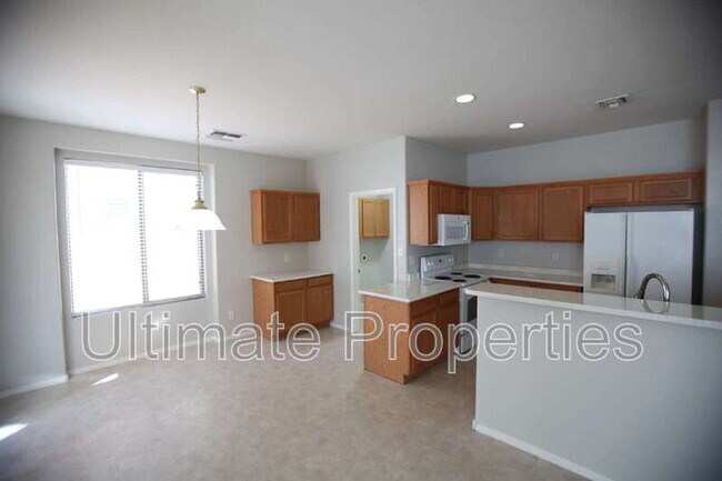 Foto del edificio - 14101 W Windrose Dr