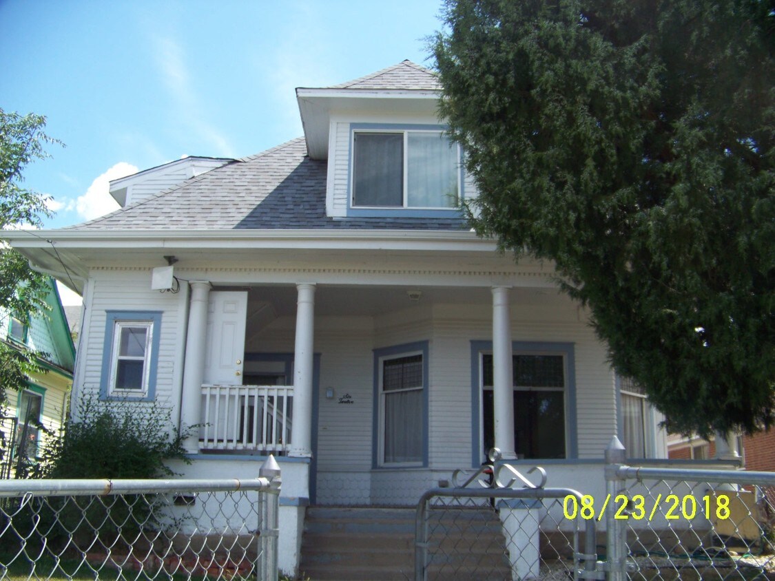 Primary Photo - 612 E First St