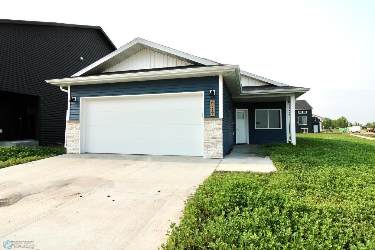 Foto principal - 6717 67th Ave S