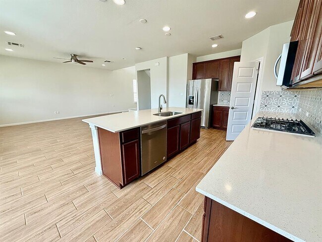 Foto del edificio - 15907 Windroot St