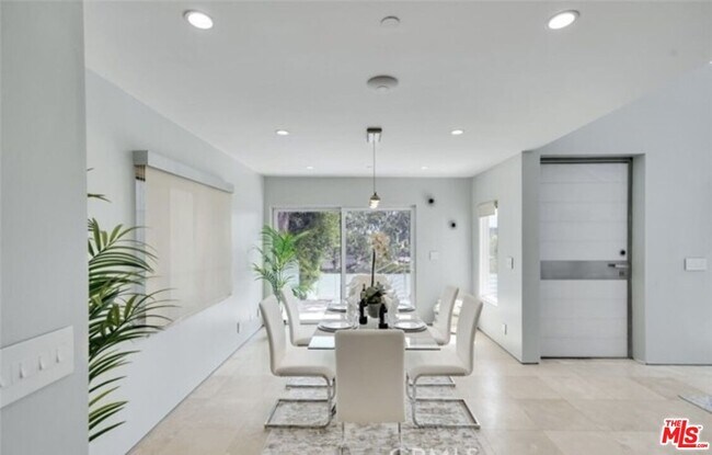 Foto del edificio - 3943 Fredonia Dr