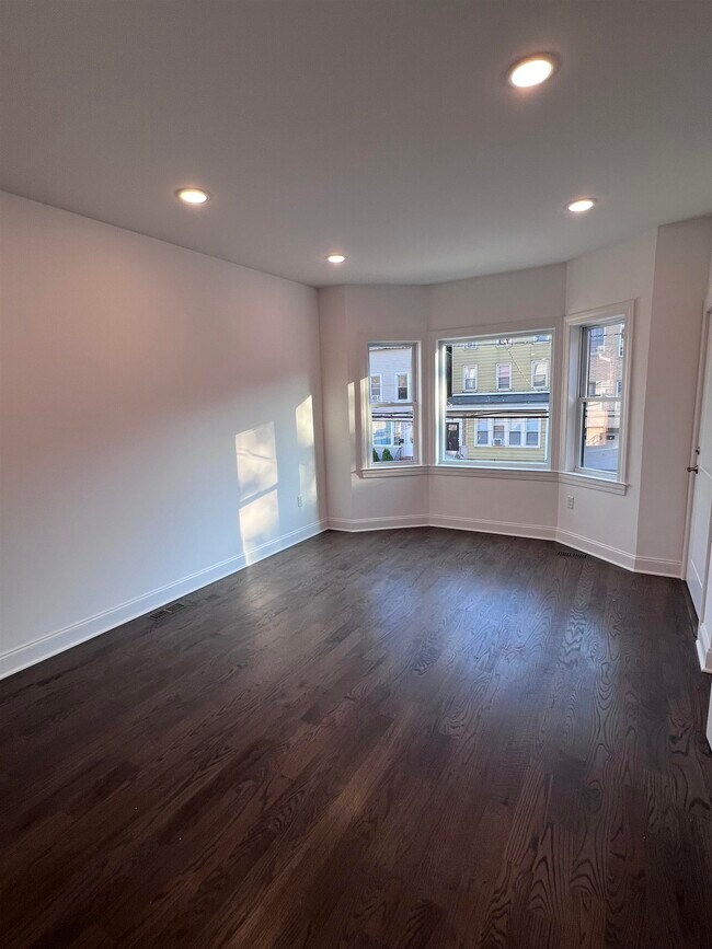 14 Stevens Ave Unit 2, Jersey City, NJ 07305 Room for Rent in Jersey