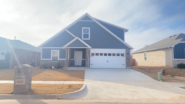 Foto del edificio - 4 Bedroom 3 Bathroom 2 Car Garage Home in ...