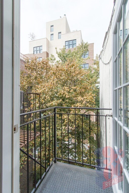 Building Photo - 221 Mott St