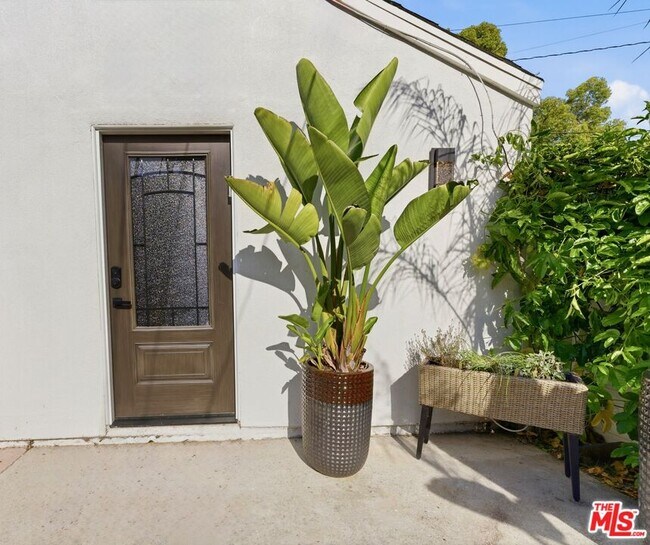 Foto del edificio - 132 N Carson Rd