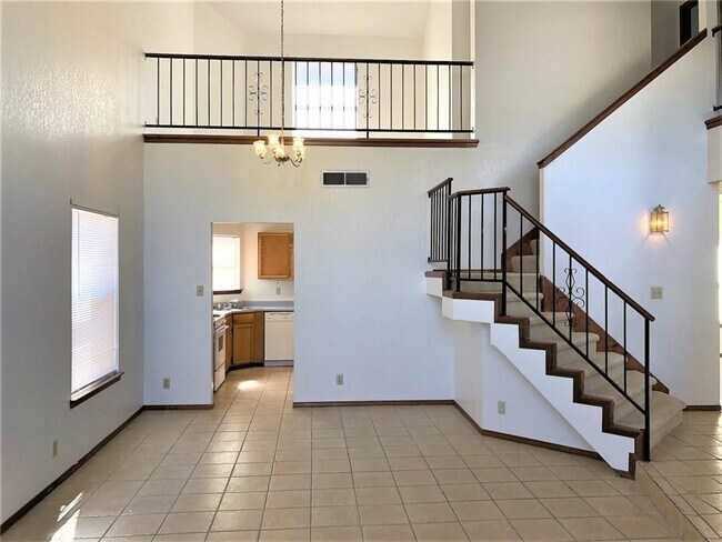 Building Photo - 4340 Loma De Oro Dr