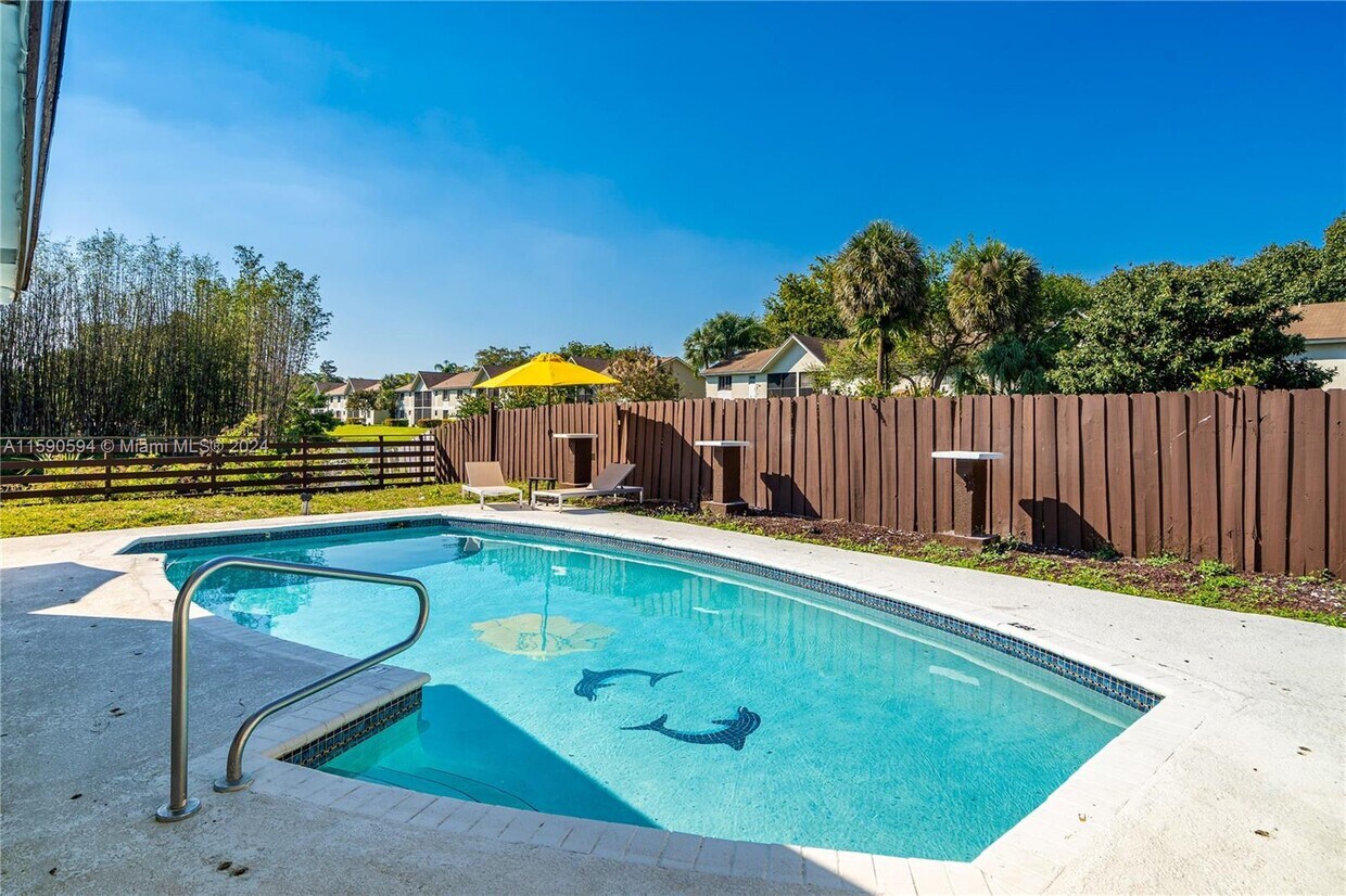 Primary Photo - 6931 NW 32nd Ave