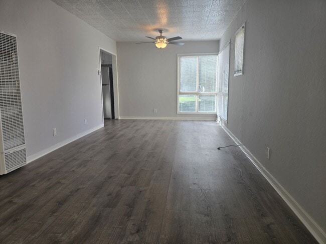 Foto del edificio - Beautifully Remodeled 2nd Floor Unit near downtown Martinez...