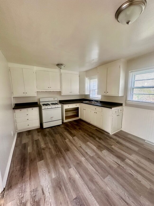 Building Photo - Ranch Style 3 Bedroom Home For Rent