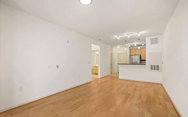 Foto del edificio - 2665 Prosperity Ave