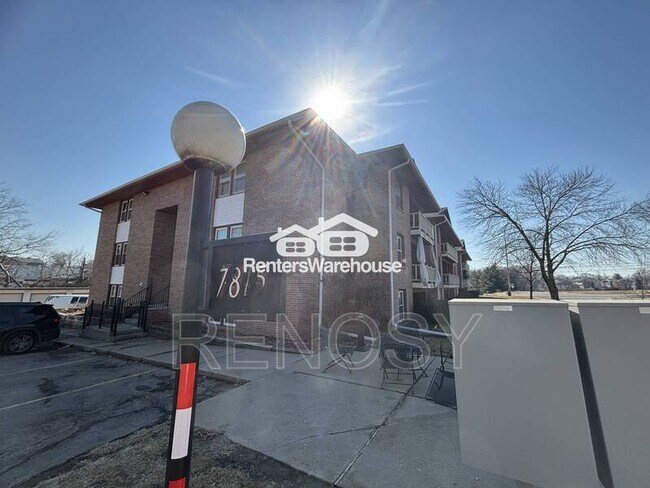Foto del edificio - 7815 Douglas Ave