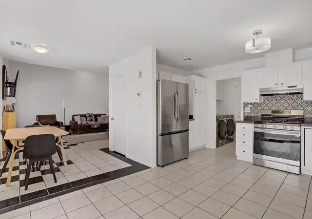 Foto del edificio - 1428 Daybreak Rd