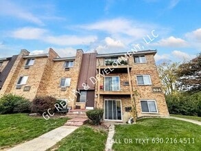 Building Photo - 834 College Blvd