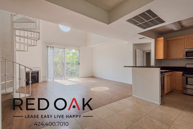 Building Photo - 884 Palm Ave