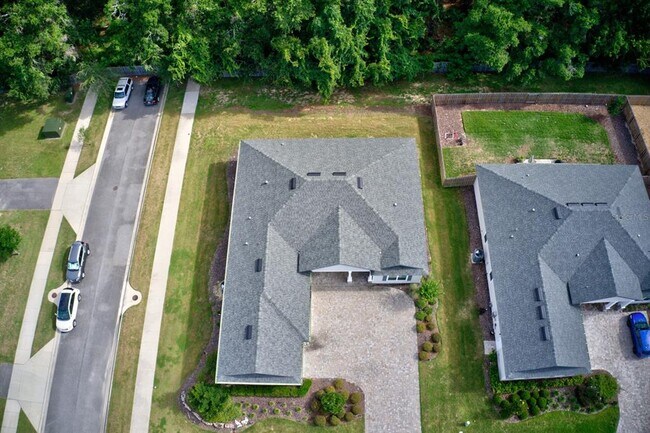 Building Photo - 9474 SW 65th Pl