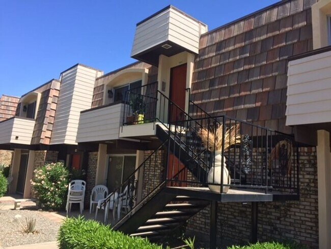 Foto del edificio - SUMMER RENTAL Avail April 2026- December 2026