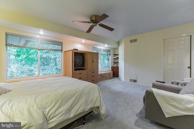 Foto del edificio - 495 Dogwood Dr