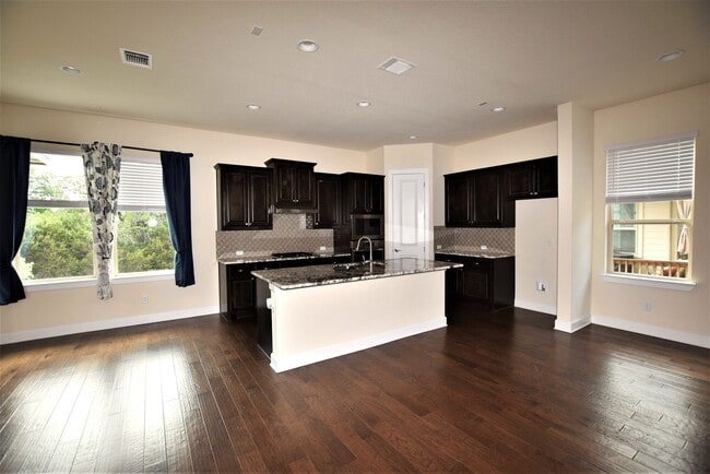 Building Photo - Beautiful 1 story home is the Cottages of ...