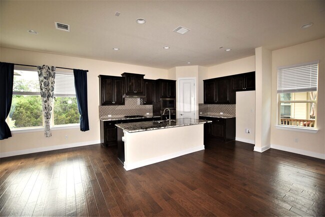 Foto del edificio - Beautiful 1 story home is the Cottages of ...