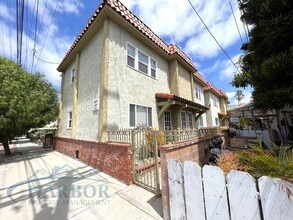 Building Photo - 426-430 W 22nd St