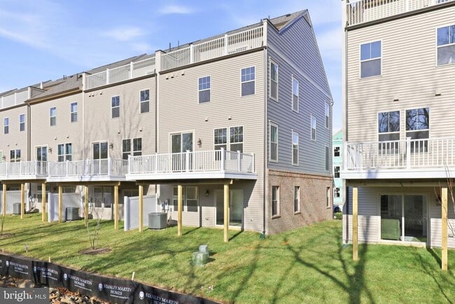 Foto del edificio - 1011 Venifena Terrace SE