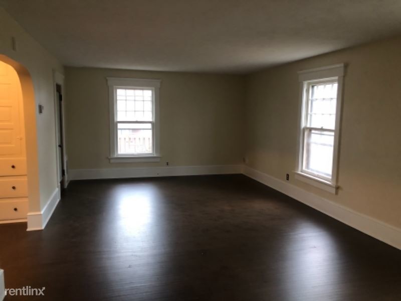 Primary Photo - 4 br, 2 bath Apartment - 1725 Woodland Ave NW