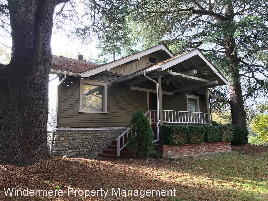 Primary Photo - 3 br, 1 bath House - 2814 Lakeway Drive