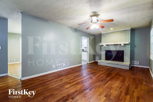 Foto del edificio - 595 Sheppard Rd