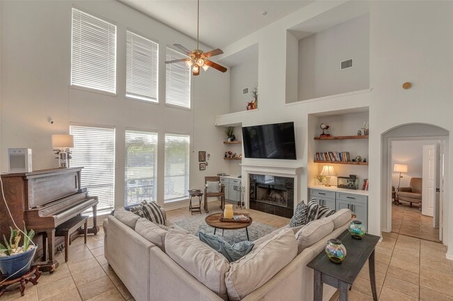 Building Photo - 6919 S Gold River Cir