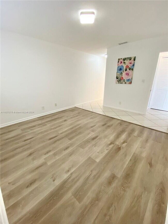 Building Photo - 3930 Crystal Lake Dr