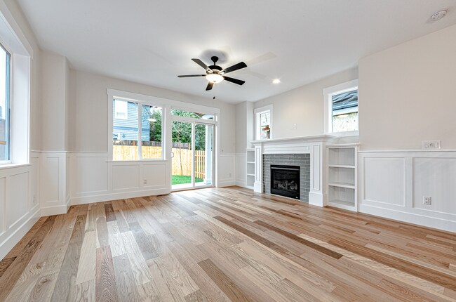 Foto del edificio - St Johns New Construction Home, with Attached Garage, A/C, Fenced Yard, and High-End Finishes