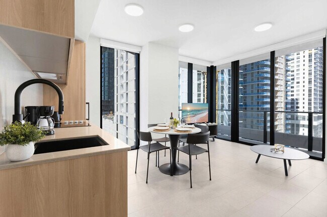 Building Photo - 501 NE 1st Ave