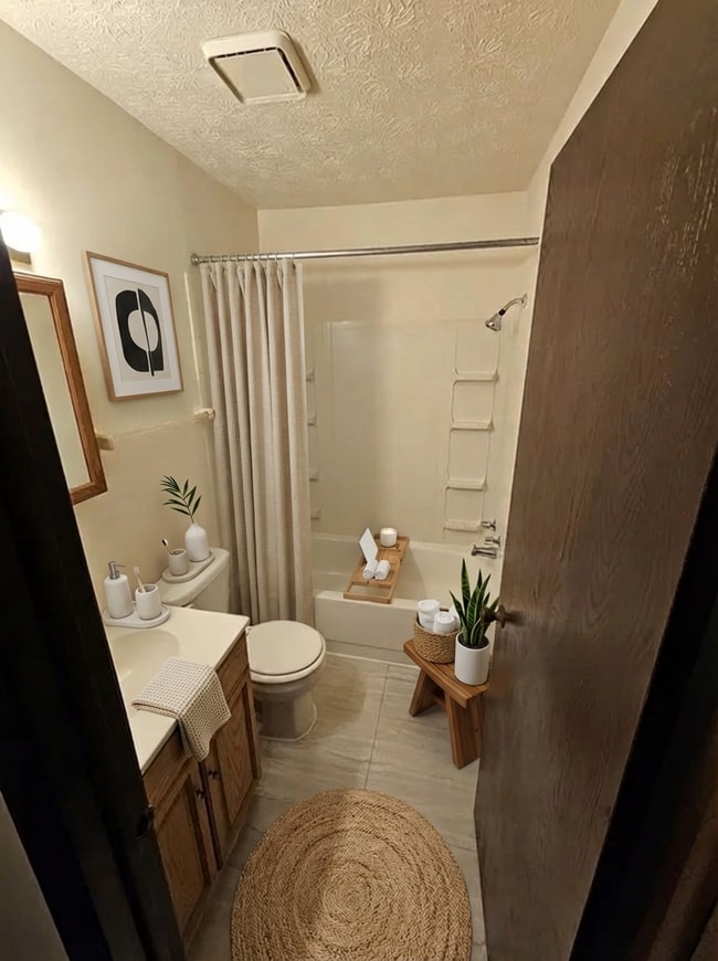 Building Photo - Woodlands Hills Townhomes