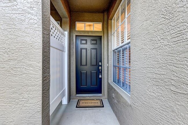 Foto del edificio - Spacious New Tampa 2 Bedroom, 2.5 Bath Tow...