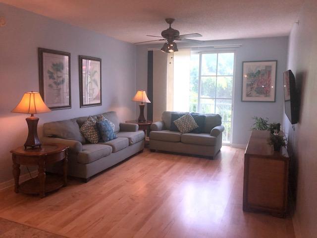 Building Photo - 630 S Sapodilla Ave