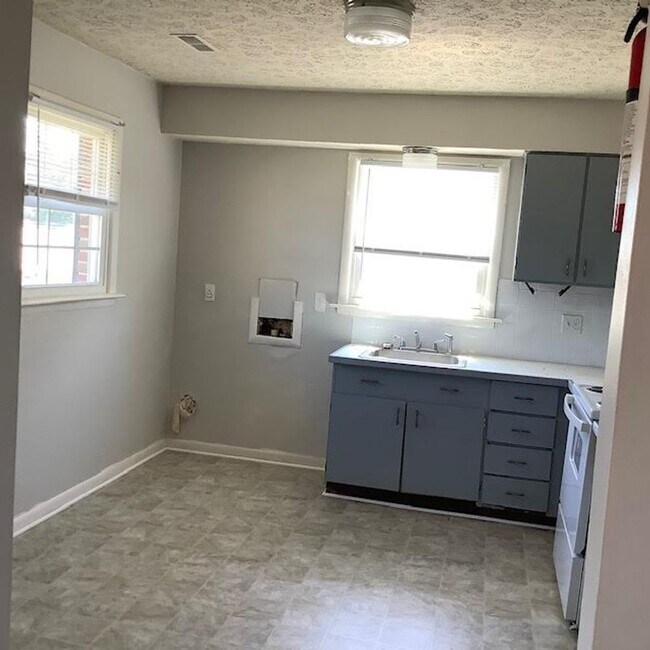 Foto del edificio - 6 Rainbow Forest Dr