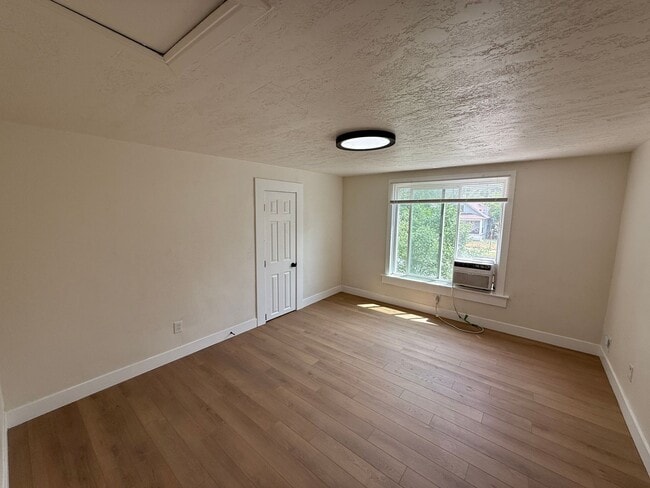 Foto del edificio - 660 23rd St