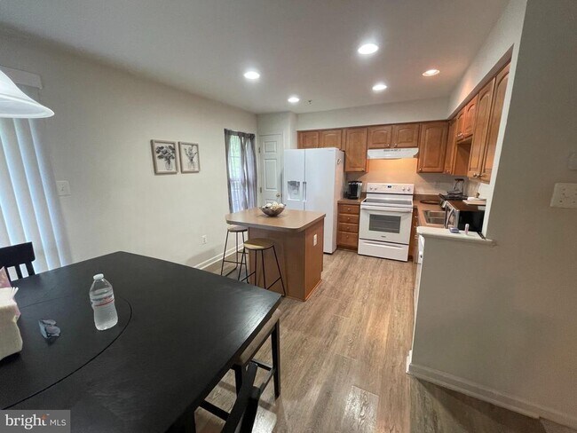 Building Photo - 7122 Deep Falls Way