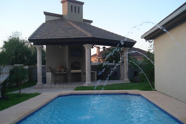 Foto del edificio - 10614 Kirby Dr